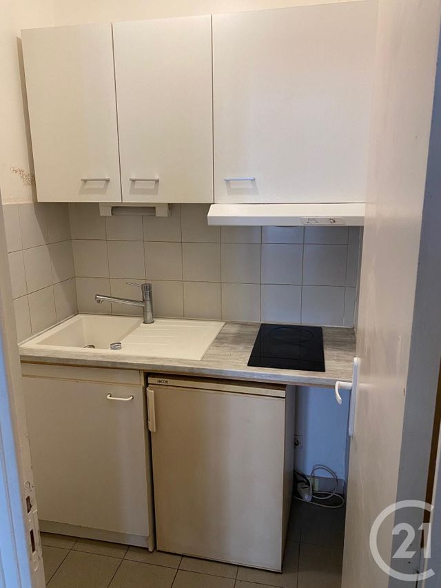 Appartement F1 à louer - 1 pièce - 37.1 m2 - SOMMIERES - 30 - LANGUEDOC-ROUSSILLON - Century 21 Jcd Immobilier