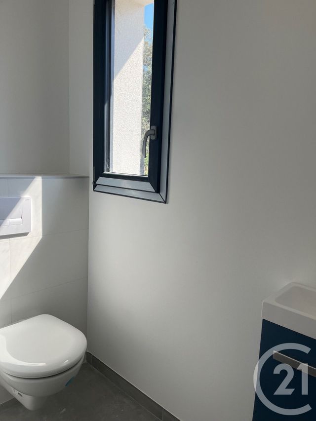 maison à louer - 5 pièces - 107.01 m2 - VERGEZE - 30 - LANGUEDOC-ROUSSILLON - Century 21 Jcd Immobilier