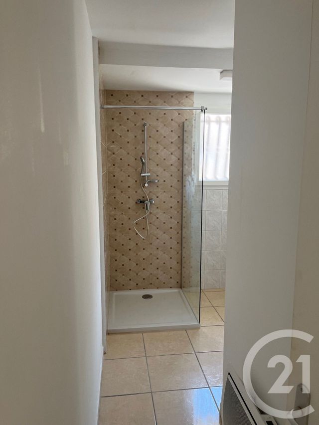 maison à louer - 4 pièces - 78.6 m2 - MONTMIRAT - 30 - LANGUEDOC-ROUSSILLON - Century 21 Jcd Immobilier