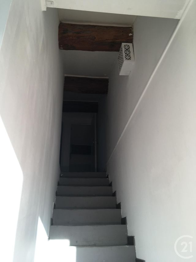 Appartement Duplex à louer - 3 pièces - 46.9 m2 - SOMMIERES - 30 - LANGUEDOC-ROUSSILLON - Century 21 Jcd Immobilier