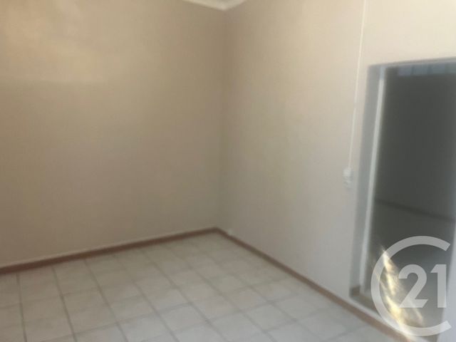 Appartement F4 à louer - 4 pièces - 61.58 m2 - SOMMIERES - 30 - LANGUEDOC-ROUSSILLON - Century 21 Jcd Immobilier