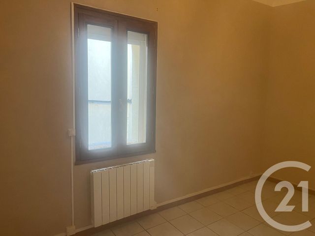 Appartement F4 à louer - 4 pièces - 61.58 m2 - SOMMIERES - 30 - LANGUEDOC-ROUSSILLON - Century 21 Jcd Immobilier
