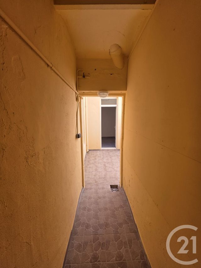 Appartement F2 à louer - 2 pièces - 31.81 m2 - NIMES - 30 - LANGUEDOC-ROUSSILLON - Century 21 Jcd Immobilier