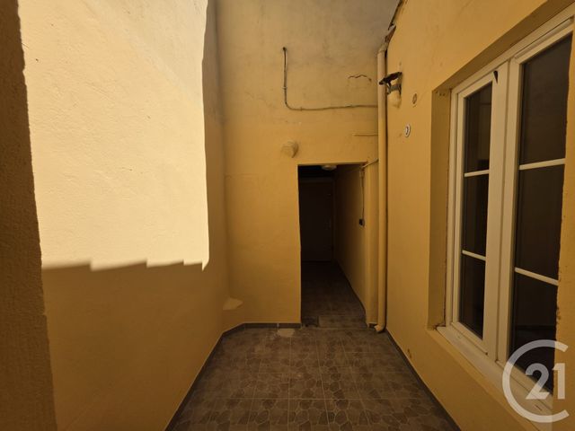Appartement F2 à louer - 2 pièces - 31.81 m2 - NIMES - 30 - LANGUEDOC-ROUSSILLON - Century 21 Jcd Immobilier