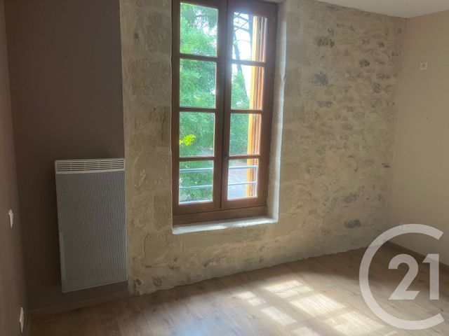Appartement F4 à louer - 4 pièces - 115.8 m2 - SOMMIERES - 30 - LANGUEDOC-ROUSSILLON - Century 21 Jcd Immobilier