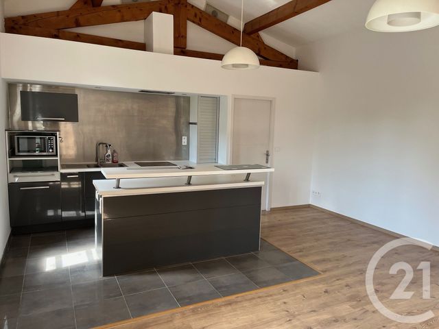 Appartement F4 à louer - 4 pièces - 115.8 m2 - SOMMIERES - 30 - LANGUEDOC-ROUSSILLON - Century 21 Jcd Immobilier