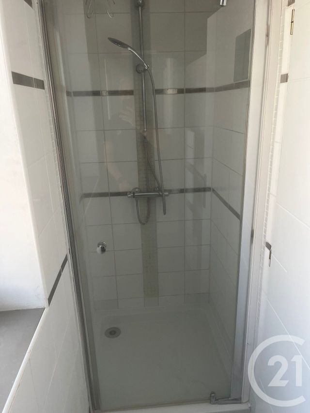 Appartement F4 à louer - 4 pièces - 115.8 m2 - SOMMIERES - 30 - LANGUEDOC-ROUSSILLON - Century 21 Jcd Immobilier