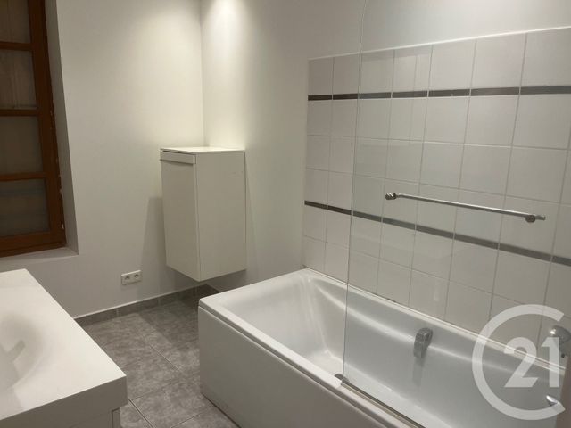 Appartement F4 à louer - 4 pièces - 115.8 m2 - SOMMIERES - 30 - LANGUEDOC-ROUSSILLON - Century 21 Jcd Immobilier