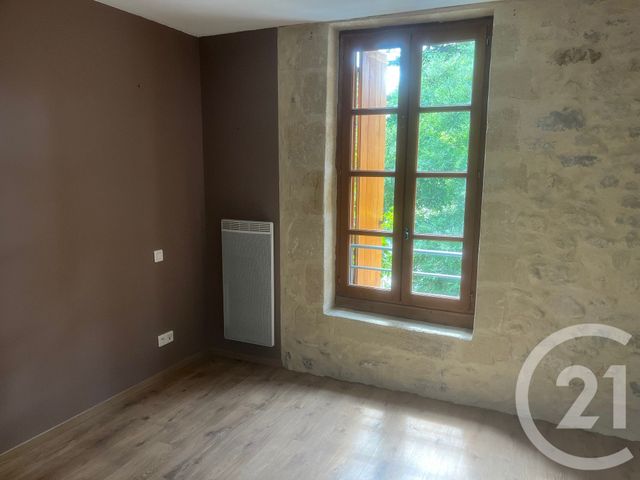 Appartement F4 à louer - 4 pièces - 115.8 m2 - SOMMIERES - 30 - LANGUEDOC-ROUSSILLON - Century 21 Jcd Immobilier