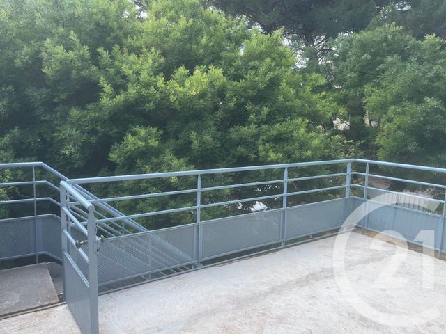Appartement F4 à louer - 4 pièces - 115.8 m2 - SOMMIERES - 30 - LANGUEDOC-ROUSSILLON - Century 21 Jcd Immobilier