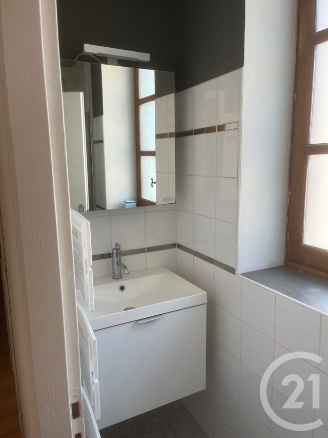 Appartement F4 à louer - 4 pièces - 115.8 m2 - SOMMIERES - 30 - LANGUEDOC-ROUSSILLON - Century 21 Jcd Immobilier
