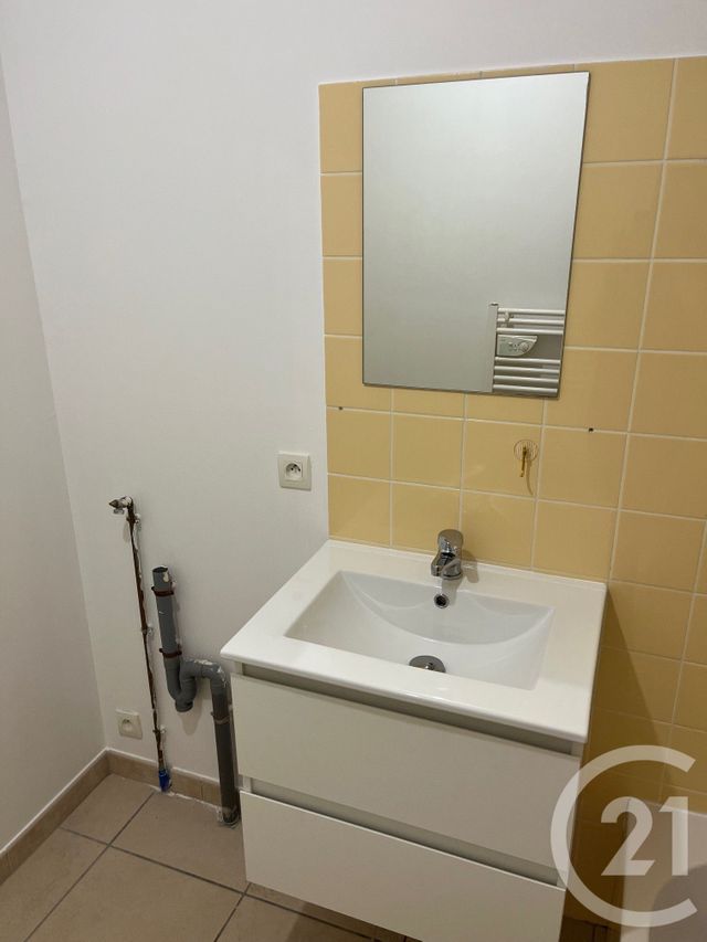 Appartement F2 à louer - 2 pièces - 44.6 m2 - QUISSAC - 30 - LANGUEDOC-ROUSSILLON - Century 21 Jcd Immobilier