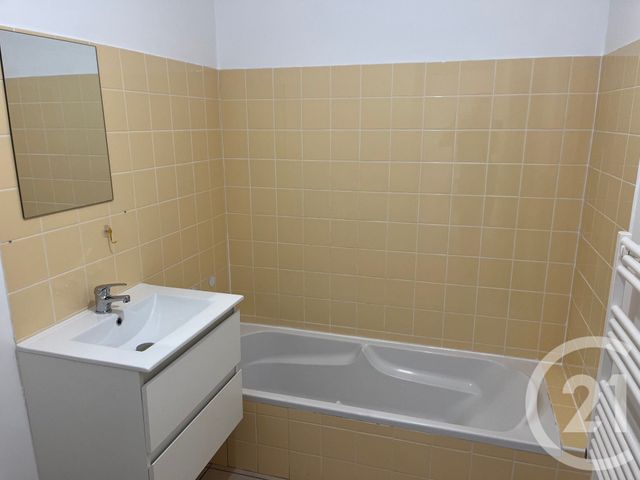 Appartement F2 à louer - 2 pièces - 44.6 m2 - QUISSAC - 30 - LANGUEDOC-ROUSSILLON - Century 21 Jcd Immobilier
