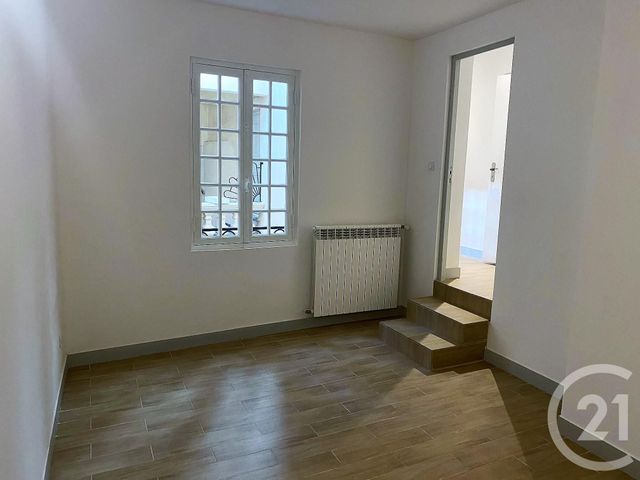 Appartement F4 à louer - 4 pièces - 81.5 m2 - SOMMIERES - 30 - LANGUEDOC-ROUSSILLON - Century 21 Jcd Immobilier
