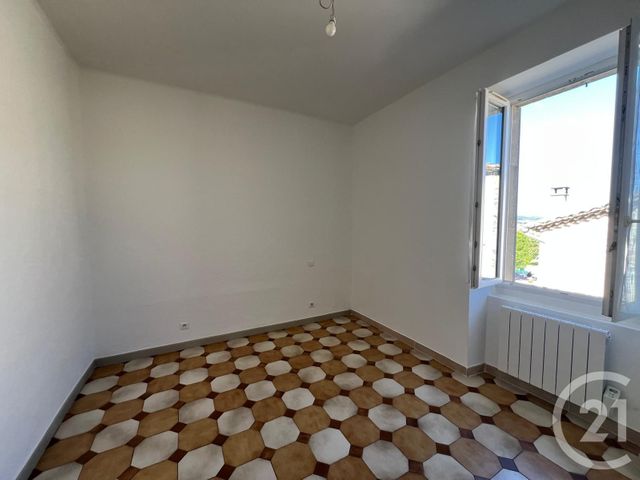 Appartement F4 à louer - 4 pièces - 84.7 m2 - MOULEZAN - 30 - LANGUEDOC-ROUSSILLON - Century 21 Jcd Immobilier