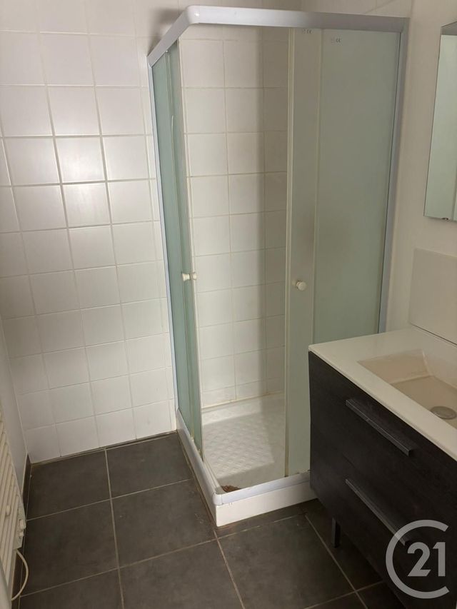 Appartement F2 à louer - 2 pièces - 75.54 m2 - SOMMIERES - 30 - LANGUEDOC-ROUSSILLON - Century 21 Jcd Immobilier