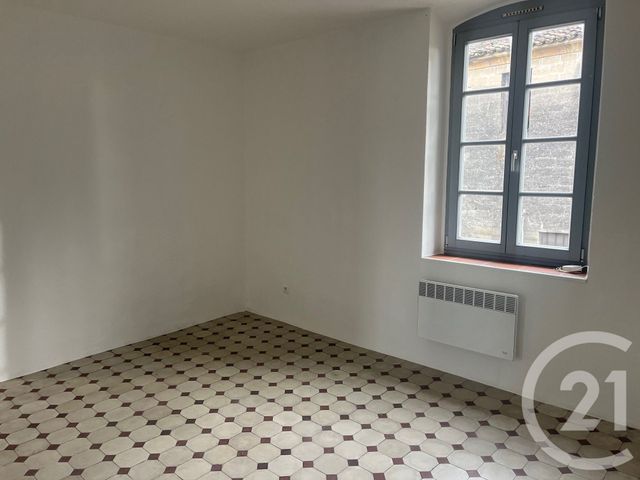 Appartement F3 à louer - 3 pièces - 63.5 m2 - SOMMIERES - 30 - LANGUEDOC-ROUSSILLON - Century 21 Jcd Immobilier